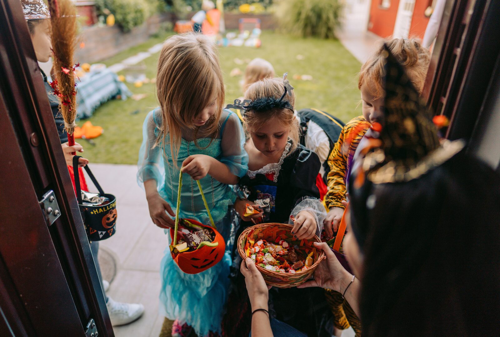 🎃 Halloween Safety Tips for Moms: Keeping Trick-or-Treaters Safe & Smiling